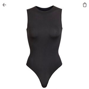 Skims- essential crew neck bodysuit in Onyx  (xxsmall/small)